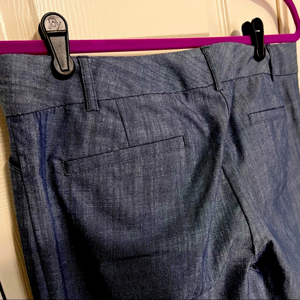 Blue stretch extensible capris